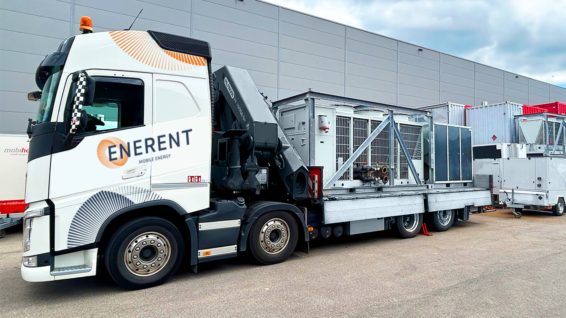 Einfacher Transport und Inbetriebnahme Ihrer mobilen Kälte | eigene ENERENT LKW-Flotte
